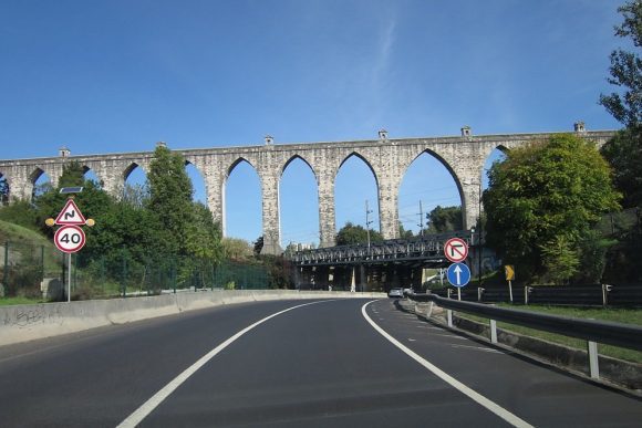 Águas Livres Aqueduct
