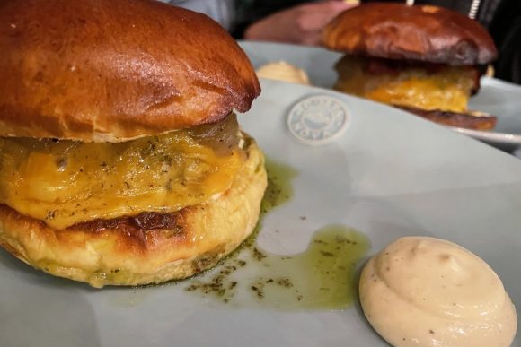 Gin Lovers Bar &amp; Restaurant