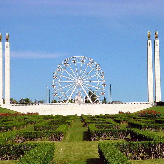 ferris wheel in park