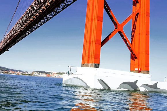 explore lisbon by boat